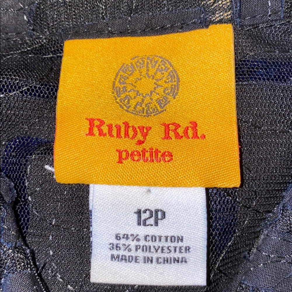 😍RUBY RD. PETITES. 5 BUTTON JACKET. SHEER DESIGN - Picture 10 of 10